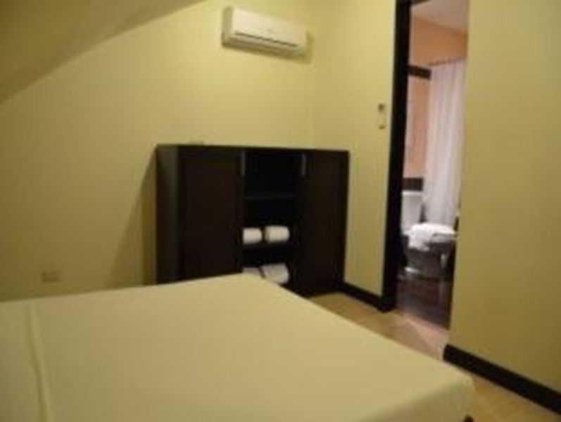 Lancaster Hotel Cebu Lapu-Lapu City Exterior foto
